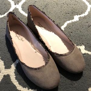 American Eagle flats - size 6